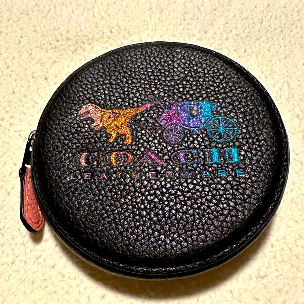Round coin case with Rexy and carriage - black
